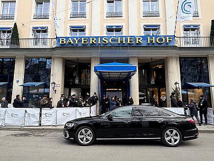 Rund 60 Staats- und Regierungschefs werden zur Münchner Sicherheitskonferenz, die am 13. Februar im Hotel Bayerischer Hof startet, erwartet. Foto: picture alliance/Anadolu/Beyza Binnur Donmez