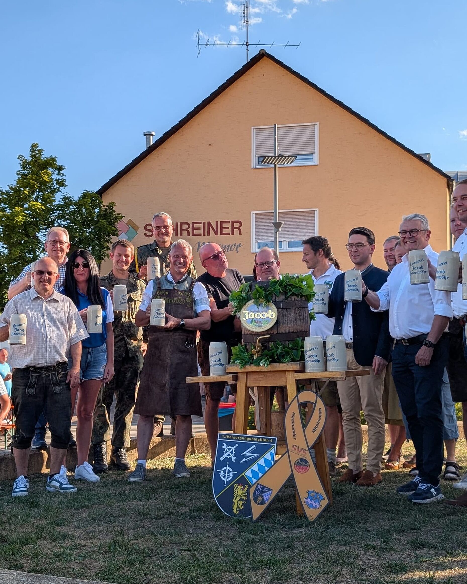 Mit der Übergabe dankte die Kompanie der Gemeinde, den örtlichen Vereinen und der Bevölkerung für ihre verlässliche Unterstützung. Foto: tm
