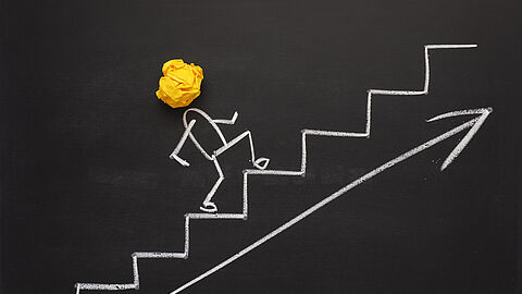 Die Novellierung der Bundeslaufbahnverordnung zeigt, dass beharrliche Interessenvertretung wirkt: Der DBwV hat sich im gesamten Beteiligungsverfahren klar und mit Nachdruck dafür eingesetzt, bewährte und praxisnahe Aufstiegsmöglichkeiten zu erhalten. Foto: picture alliance/Andreas Berheide/Shotshop