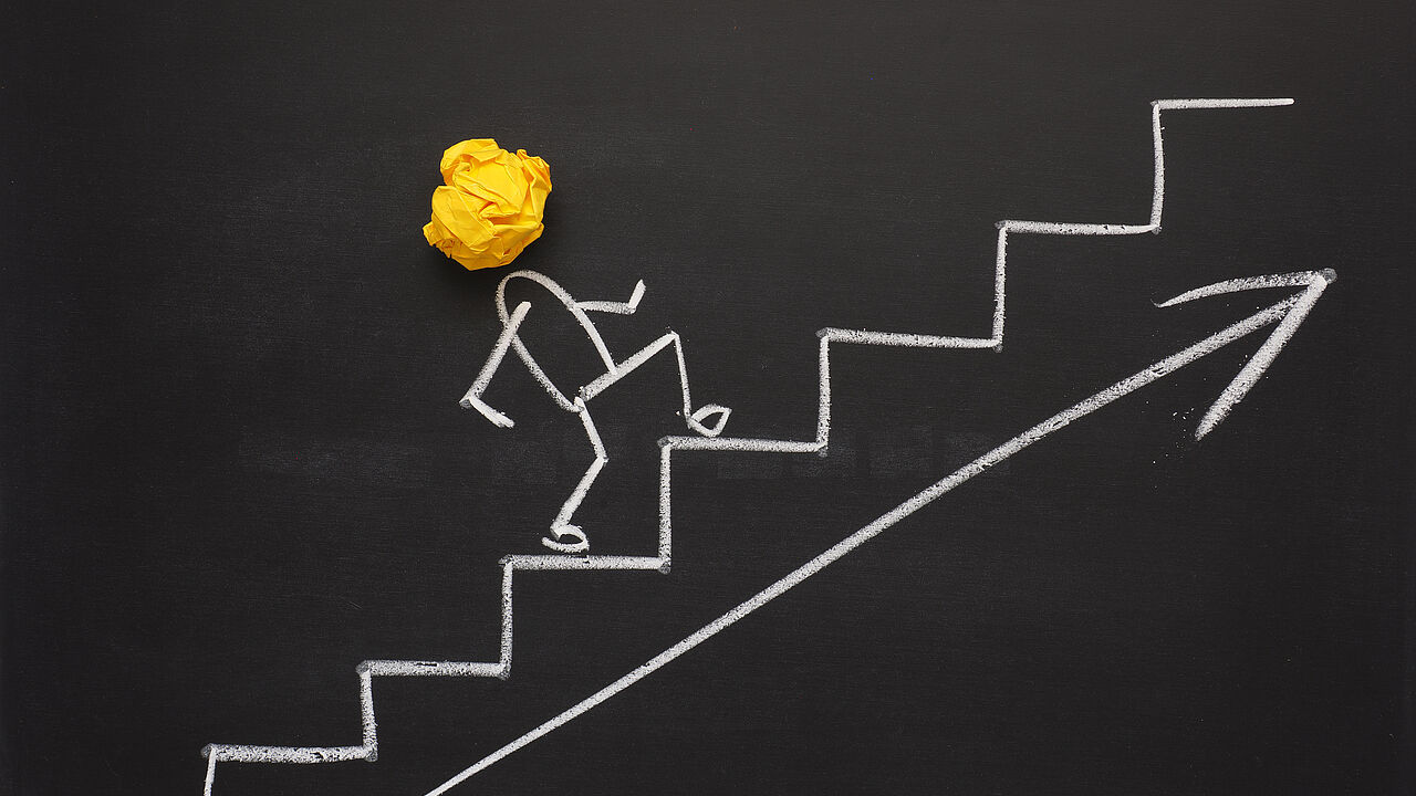 Die Novellierung der Bundeslaufbahnverordnung zeigt, dass beharrliche Interessenvertretung wirkt: Der DBwV hat sich im gesamten Beteiligungsverfahren klar und mit Nachdruck dafür eingesetzt, bewährte und praxisnahe Aufstiegsmöglichkeiten zu erhalten. Foto: picture alliance/Andreas Berheide/Shotshop