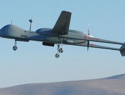 In der aktuellen Debatte geht es um die Bewaffnung  von Drohnen des Typs Heron TP aus israelischer Produktion. Foto: Israel Aircraft Industries