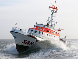In den vergangenen 150 Jahren haben sie auf hoher See unzählige Menschenleben gerettet: Die Seenotretter der Deutschen Gesellschaft zur Rettung Schiffbrüchiger. Foto: dpa