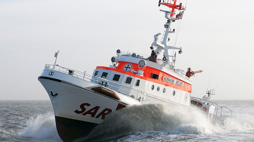 In den vergangenen 150 Jahren haben sie auf hoher See unzählige Menschenleben gerettet: Die Seenotretter der Deutschen Gesellschaft zur Rettung Schiffbrüchiger. Foto: dpa