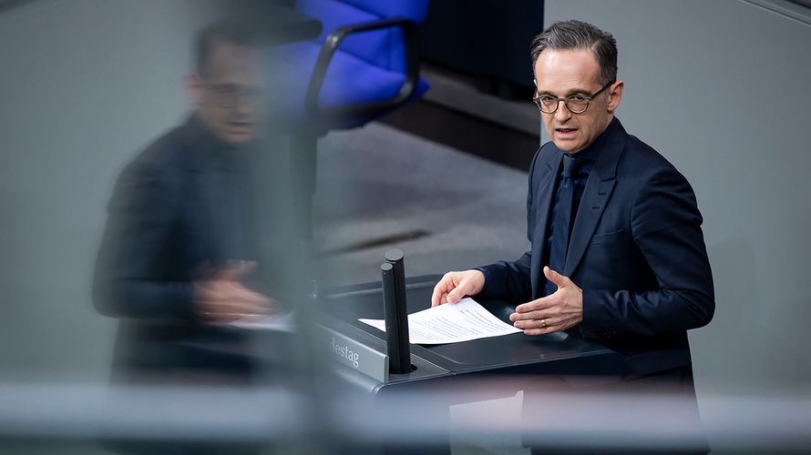 Außenminister Heiko Maas sprach im Bundestag von einem "sehr weiten Weg" zu einem Friedensvertrag in Afghanistan. Foto: picture alliance/Bernd von Jutrczenka/dpa