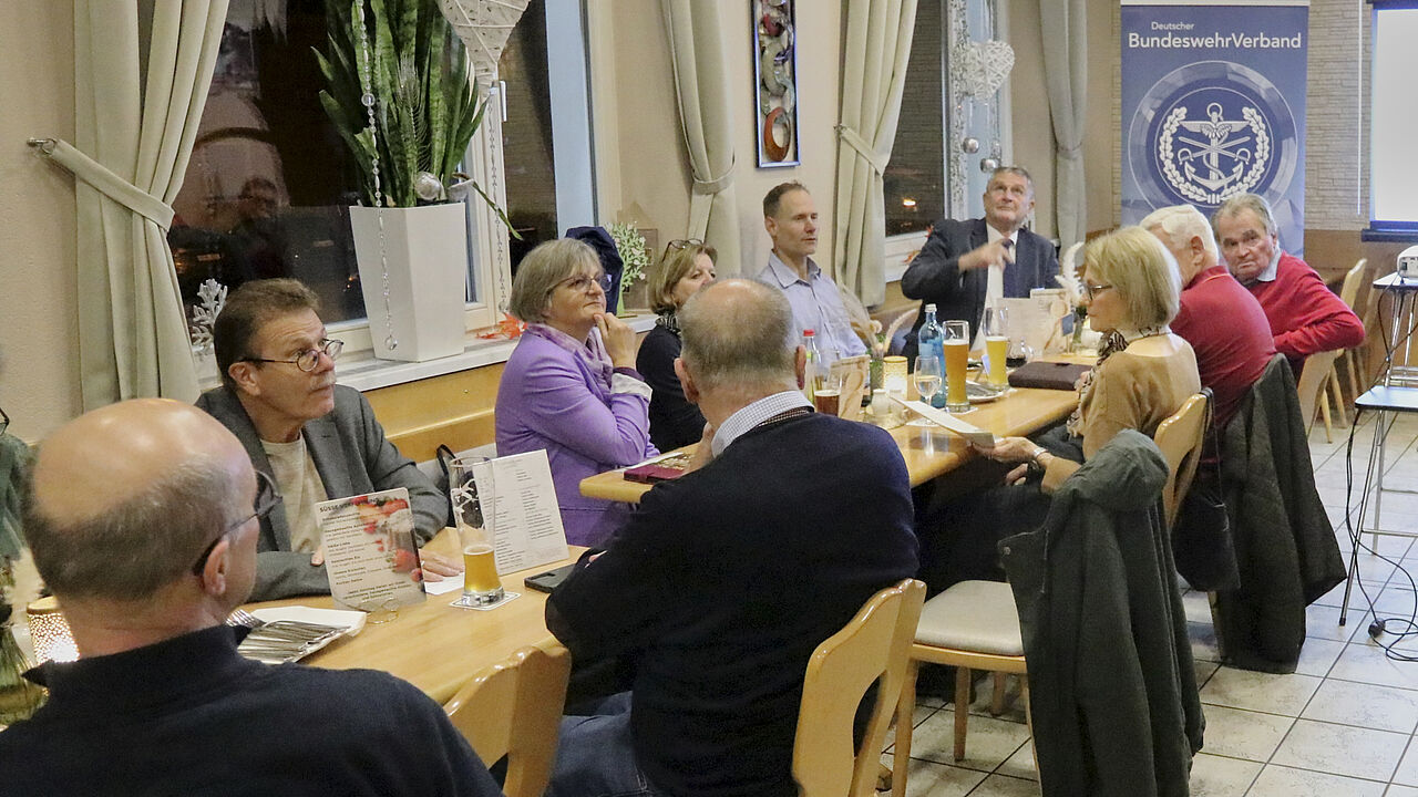 Gleich zwei hochinteressante Vorträge erwartete die Mitglieder der KERH Nürnberg bei ihrer Versammlung. Foto: Probst