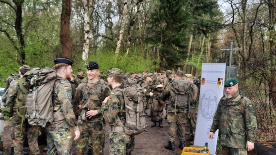 Auf halber Strecke gab es Getränke von der Truppenkameradschaft. Foto: DBwV