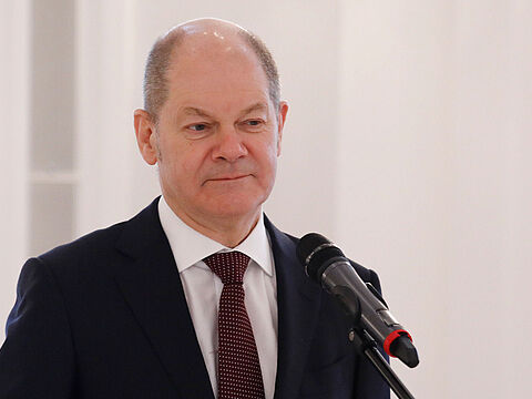 Finanzminister Olaf Scholz – hier letzte Woche bei einem Termin im Schloss Bellevue – blockiert das BMVg beim Kauf von Munition für die Drohne Heron-TP. Foto: picture alliance / SZ Photo, Metodi Popow