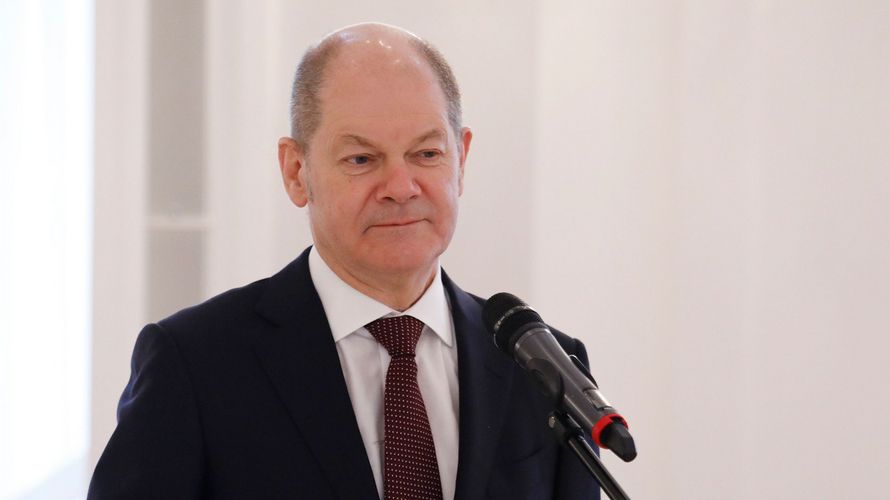 Finanzminister Olaf Scholz – hier letzte Woche bei einem Termin im Schloss Bellevue – blockiert das BMVg beim Kauf von Munition für die Drohne Heron-TP. Foto: picture alliance / SZ Photo, Metodi Popow