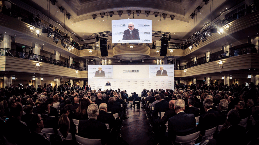Zur Eröffnungsrede von Bundespräsident Frank-Walter Steinmeier ist der Konferenzsaal im Hotel "Bayerischer Hof" rappelvoll. Foto: MSC