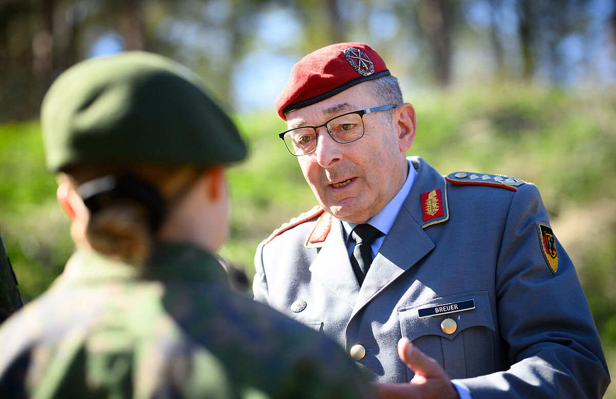 Generalinspekteur Carsten Breuer wird neuer Vorsitzender des Nato-Militärausschusses – eine große Ehre für den ranghöchsten Soldaten der Bundeswehr. Foto: picture alliance/dpa/Bernd von Jutrczenka