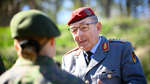 Generalinspekteur Carsten Breuer wird neuer Vorsitzender des Nato-Militärausschusses – eine große Ehre für den ranghöchsten Soldaten der Bundeswehr. Foto: picture alliance/dpa/Bernd von Jutrczenka
