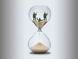 Die Zeit läuft. (Fotos/Montage: Fotolia, DBwV/gr. Darrelmann)