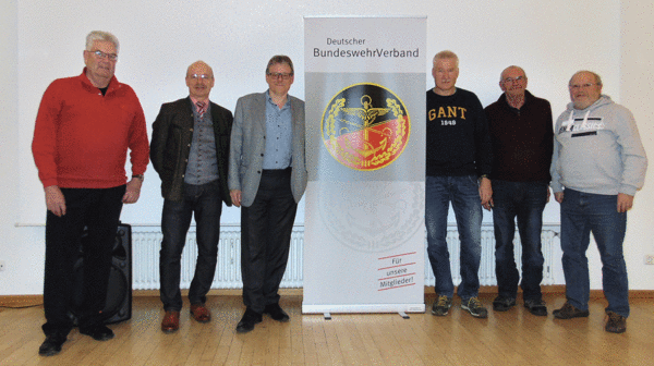 Mandatsträger im neuen Vorstand: Oberst a.D. Wolfgang Rogge (v.l.n.r.), Oberstabsfeldwebel a.D. Jürgen Schreier, Oberstabsfeldwebel a.D. Jörg Westheide, Oberstabsfeldwebel a.D. Michael Kühn, Oberstabsfeldwebel a.D. Peter Einzmann und Hauptmann a.D. Werner Schulz. Foto: DBwV