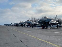 Sechs deutsche und acht italienische Eurofighter sichern den Luftraum beim NATO-Partner Rumänien. Foto: Bundeswehr/Twitter