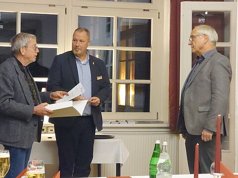 Dirk Sommer (von links), Annett Michel, die Auszubildende Cindy Hadler und Jörg Barenscheer. Foto: DBwV