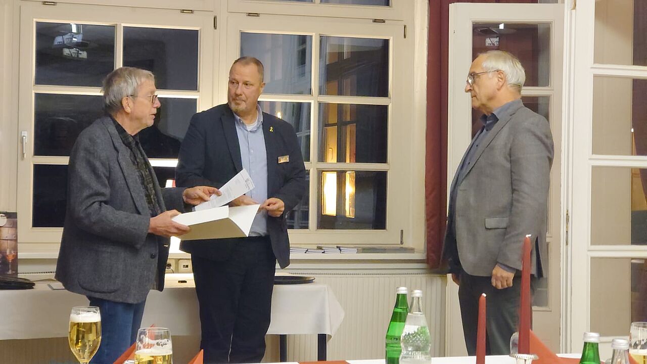 Dirk Sommer (von links), Annett Michel, die Auszubildende Cindy Hadler und Jörg Barenscheer. Foto: DBwV