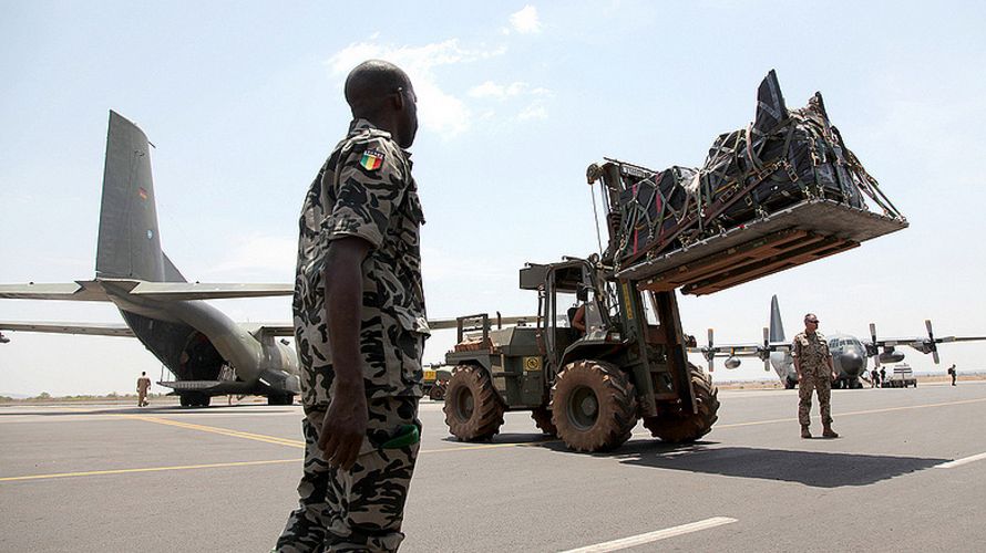 Nachdem das Bundeskabinett am Mittwoch, den 6. Januar den Beschluss gefasst hat, das Engagement der Bundeswehr in Mali auszuweiten, befasste sich der Bundestag am 14. Januar erstmals mit dem Mandat.