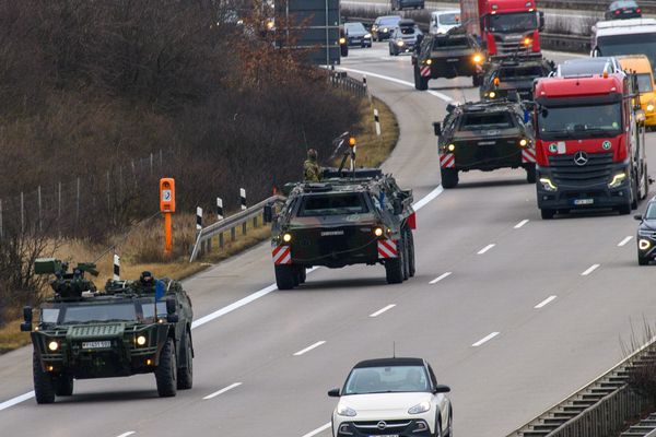 Im Rahmen der Verlegeübung Steadfast Defender werden  Autobahn- und Schienennetz genutzt. Absehbar werden Plattformen wie TikTok, X und Facebook simultan mit Verschwörungsmythen über unmittelbar bevorstehende Kampfhandlungen und Aggressionen der NATO geflutet. Foto: dpa/Klaus-Dietmar Gabbert