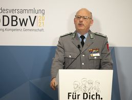 Der Landesvorsitzende West, Oberstleutnant Lutz Meier, wurde gleich zu Beginn seiner Amtszeit mit den Auswirkungen der Pandemie auf die Aktivitäten des Verbandes konfrontiert. Foto: DBwV/Yann Bombeke