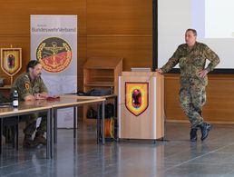 Vorsitzender Stabsfeldwebel Guido Ruoß erhielt erneut das Vertrauen der Mitglieder der Kameradschaft. Fotos: TruKa Pfullendorf