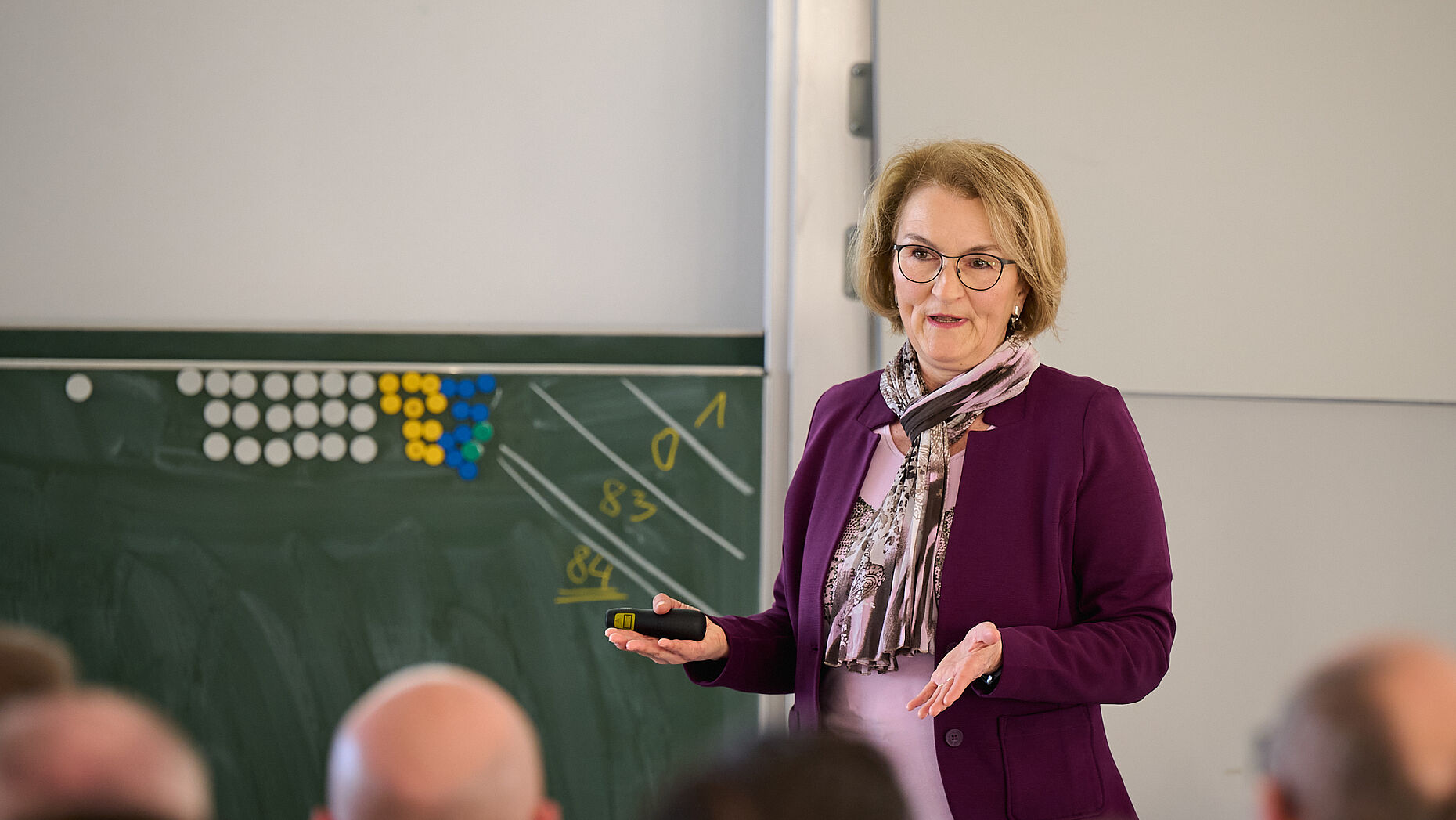 Sozialberaterin Claudia Hartmann klärte über Hilfsangebote des Sozialdienstes der Bundeswehr für Berufssoldaten auf. Foto: DBwV/Ingo Kaminsky
