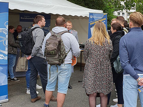 Am Stand des DBwV herrschte reger Zulauf. Foto: LV Nord