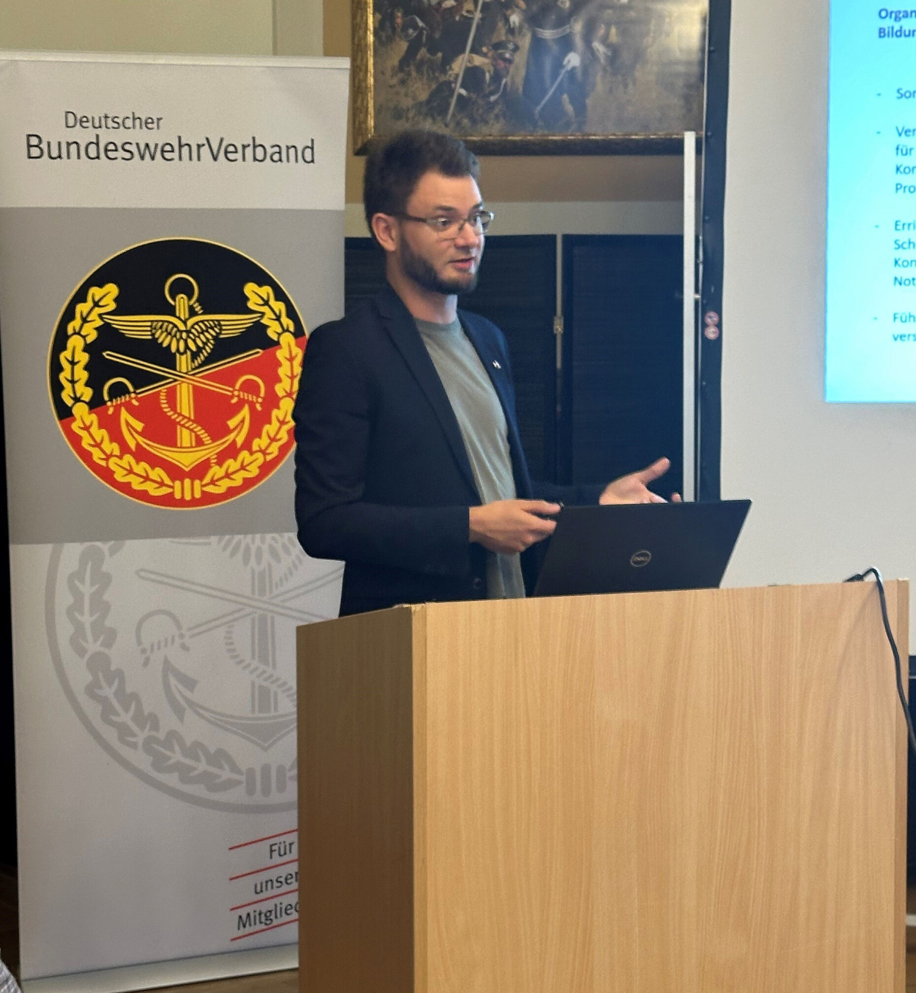 Für einem Vortrag zum Thema „Kulturgüterschutz“ hatte die KERH Leipzig Kapitänleutnant d.R. Alexander Gatzsche gewinnen können. Foto: Holger Koch