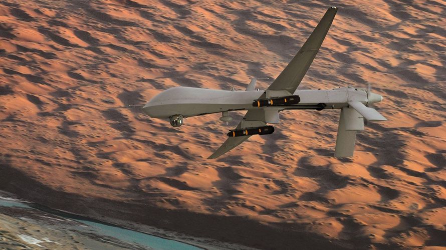 Eine US-Drohne vom Typ MQ-1 Predator im Einsatz über dem Süden Afghanistans. Die Vereinigten Staaten setzen im Gegensatz zu Deutschland schon seit vielen Jahren bewaffnete Drohnen ein. Foto: U.S. Air Force/Lt Col Leslie Pratt