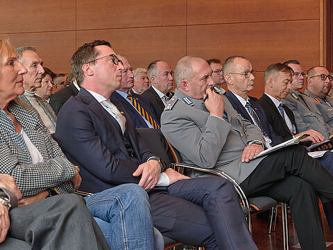 Unter den mehr als 80 Gästen des Jahresempfangs waren Abgeordnete und Politiker der Parteien aus Städten und Gemeinden, Land- und Bundestag sowie Kommandeure und Leiter von Dienststellen der Bundeswehr aus Baden-Württemberg. Foto: DBwV/Ingo Kaminsky
