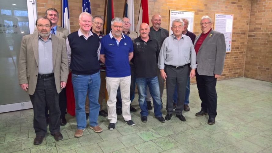 Rudolf Slanina, Bernhard Hauber, Armin Nos, Ekkehard Wiehn, Horst Decker, Hans-Dieter Hutzheimer, Roland Wölpper, Theodor Herkel, Klaus Fischer, Karlheinz Fiebig, Siegbert Schneider (v.l.) Foto: DBwV/Ekkehard Wiehn