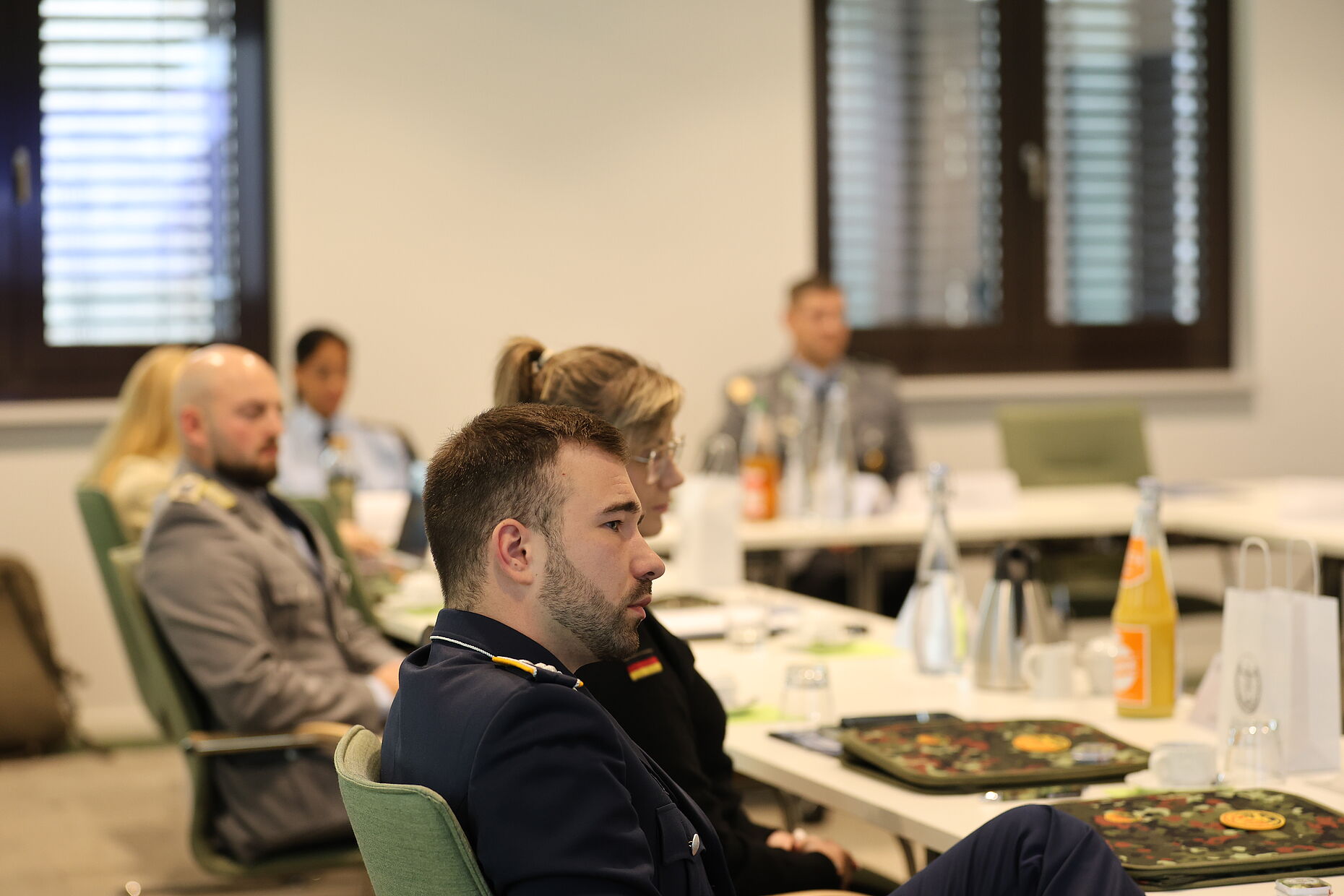 In einer Workshopphase waren die jungen Soldatinnen und Soldaten selbst gefragt. Foto: DBwV/Eva Krämer