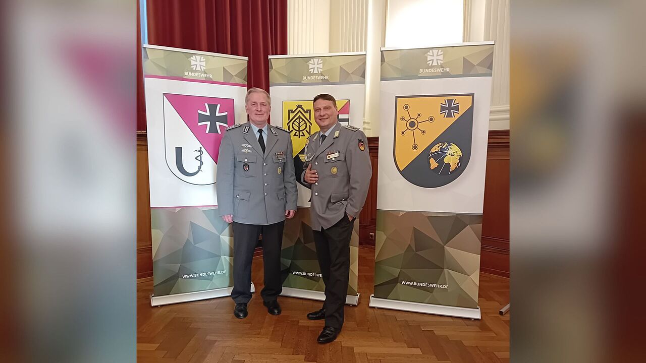 Nahmen am Jahresempfang der Bundeswehr in Bonn teil: Der Stellvertreter CIR Stabsfeldwebel Robin Ber und der Stellvertreter des Landesvorsitzenden West Hauptmann a.D. André Häusler. Foto: StFw Robin Ber