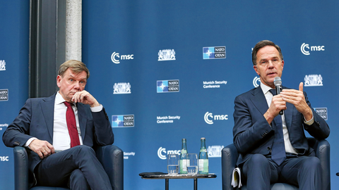 Die USA rücken weiter von Europa ab: Warnende Worte von NATO-Generalsekretär Mark Rutte bei der Veranstaltungsreihe „Münchner Sicherheitskonferenz in Berlin“ im Dezember in der Bayerischen Landesvertretung. Nachdenklich: Der deutsche Außenminister Johann Wadephul. Foto: Picture-Alliance/dts-Agentur