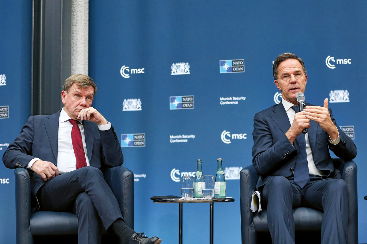 Die USA rücken weiter von Europa ab: Warnende Worte von NATO-Generalsekretär Mark Rutte bei der Veranstaltungsreihe „Münchner Sicherheitskonferenz in Berlin“ im Dezember in der Bayerischen Landesvertretung. Nachdenklich: Der deutsche Außenminister Johann Wadephul. Foto: Picture-Alliance/dts-Agentur