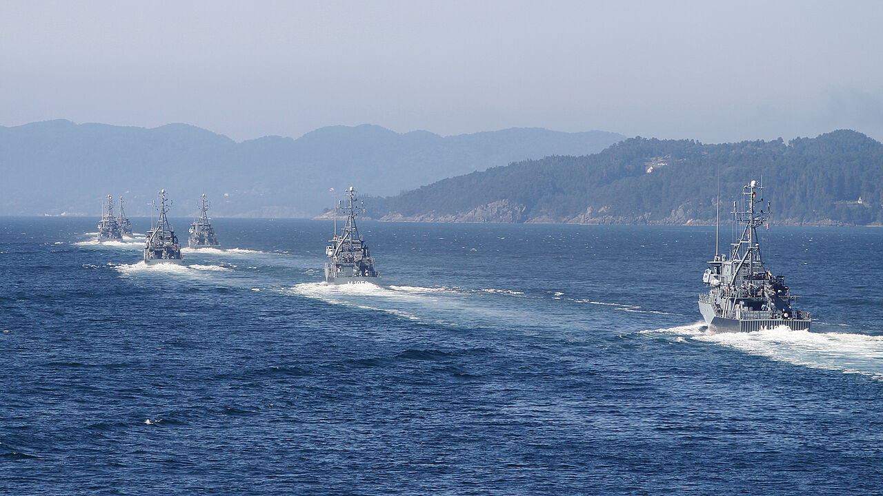 Die Minenjagdboote des Verbandes nehmen in norwegischen Gewässern den Kurs Richtung Bergen auf im Rahmen des Sommermanövers SquadEx vom 3. Minensuchgeschwader (August 2020). Foto: Bundeswehr/Friedrich Weishaupt