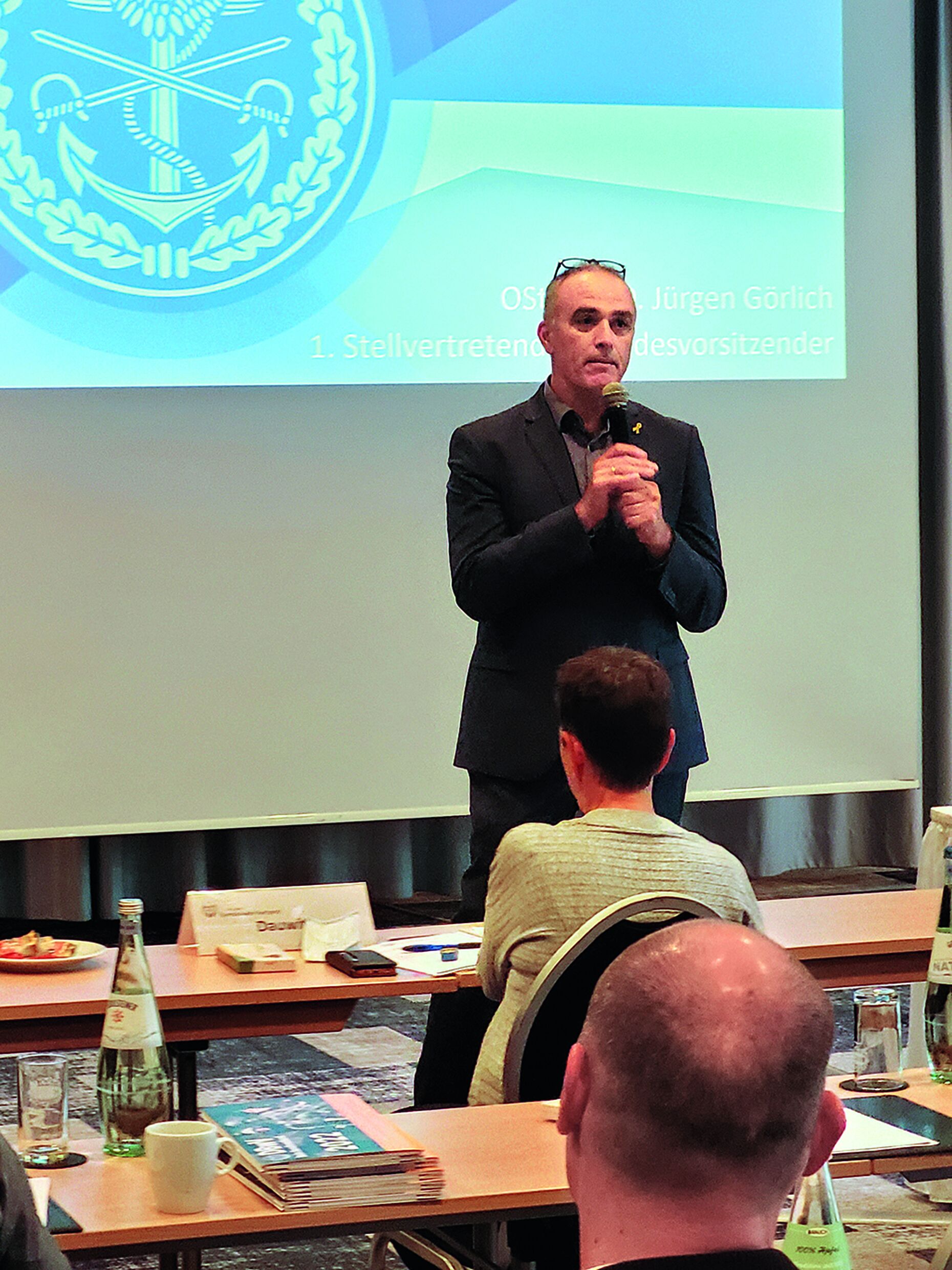 Der stellvertretende Vorsitzende des DBwV, Oberstabsfeldwebel a.D. Jürgen Görlich, verwies unter anderem auf die solide Vernetzung in Politik und Behörden, dem Fundament verbandlicher Arbeit. Foto: DBwV/Klaus-Hermann Scharf