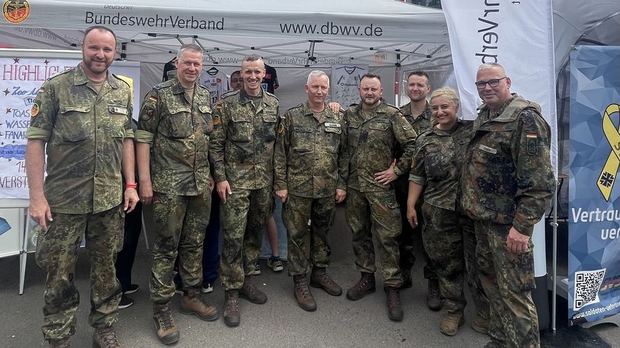 In der Clausewitz-Kaserne in Burg stand der Tag der offenen Tür auch im Zeichen des Veteranentages. Foto: DBwV