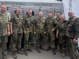 In der Clausewitz-Kaserne in Burg stand der Tag der offenen Tür auch im Zeichen des Veteranentages. Foto: DBwV