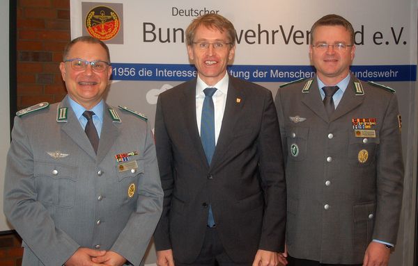 v.l.: Brandes, Günther und Wüstner. Foto: DBwV/LV Nord