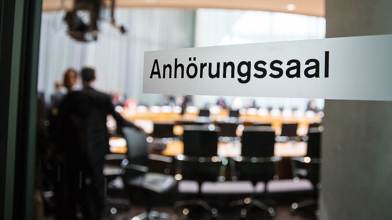 Die Anhörung der Verbände ist einer der letzten Etappen auf dem Weg zum Besoldungsstrukturenmodernisierungsgesetz. Foto: dpa