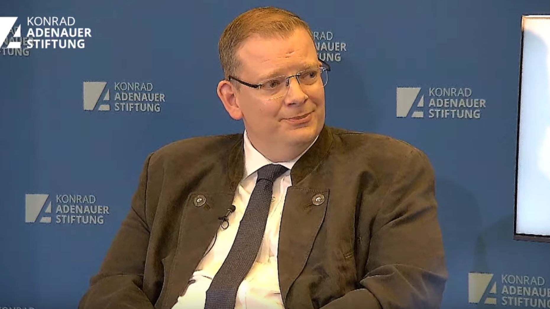 Der Umgang mit Russland sei angesichts Tiergartenmord, Umgang mit Opposition und Krim-Annexion schwierig, sagte der FDP-Abgeordnete Ulrich Lechte. Foto: Screenshot DBwV