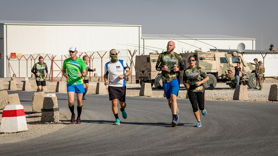 Läuferinnen und Läufer in Afghanistan - dort machten mehr als 380 Sportkameraden beim Spendenlauf mit. Foto: privat