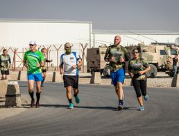 Läuferinnen und Läufer in Afghanistan - dort machten mehr als 380 Sportkameraden beim Spendenlauf mit. Foto: privat