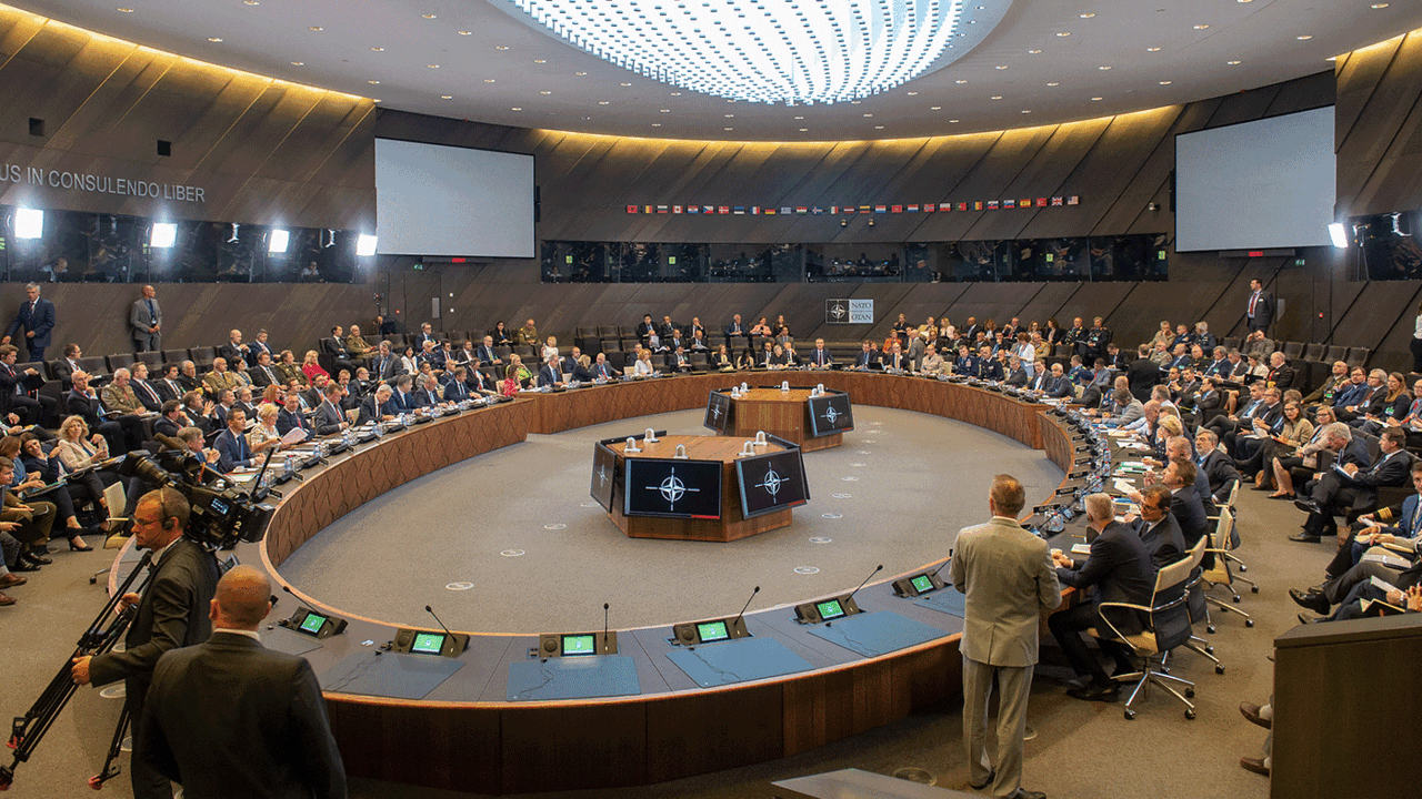 Beim Treffen in Brüssel vereinbarten die Nato-Verteidigungsminister ambitionierte und kostspielige Projekte. Das setzt Deutschland unter Druck: Schon jetzt ist eine der größten Wirtschaftsnationen der Welt nicht in der Lage, ihren Nato-Hausaufgaben nachzukommen. Foto: Nato