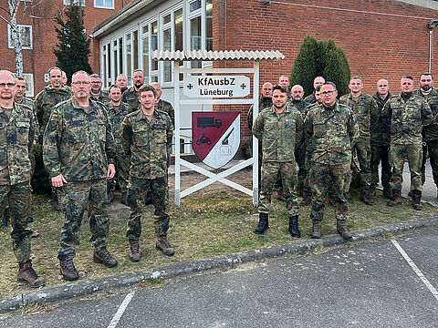 Die Lüneburger mit dem Bezirksvorsitzenden Hannes Dreier (vorne, 2.v.l.). Foto: DBwV