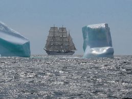 Ein Bild aus besseren Zeiten: Die „Gorch Fock" im August 2007 vor Neufundland. Bundeswehr/Gunnar Bednarzik