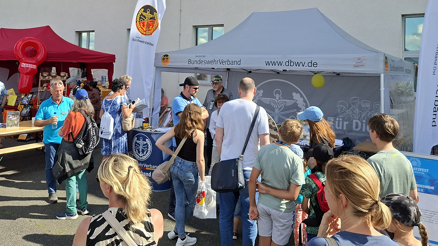 Während des gesamten Wochenendes herrschte am Glücksrad großer Andrang. Foto: Christian Weber