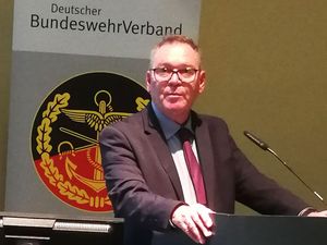 Hptm a.D. Uwe Köpsel begrüßte die Teilnehmer und wünschte eine erfolgreiche Tagung (Foto: DBwV/kuh)