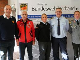 Dirk Sommer, Peter Knobloch, Annett Michel, Andreas Kienzle und Gerd Dombrowski (v.l.) Foto: DBwV