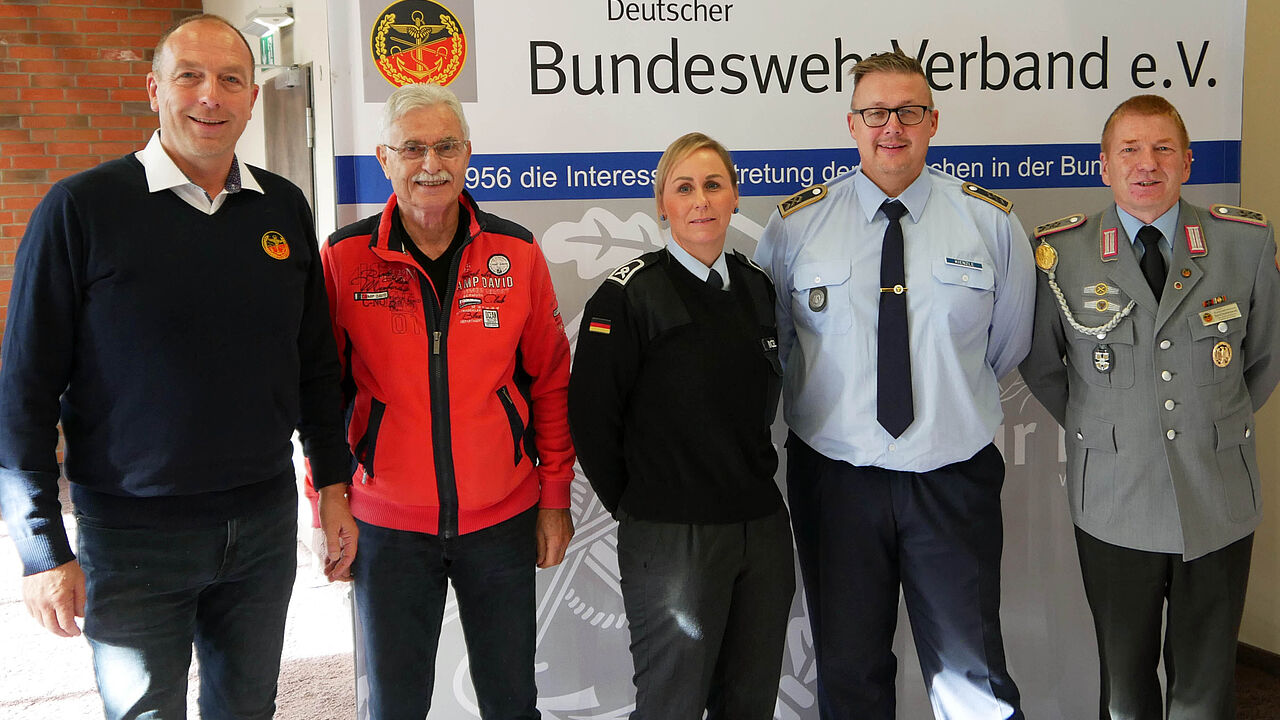 Dirk Sommer, Peter Knobloch, Annett Michel, Andreas Kienzle und Gerd Dombrowski (v.l.) Foto: DBwV